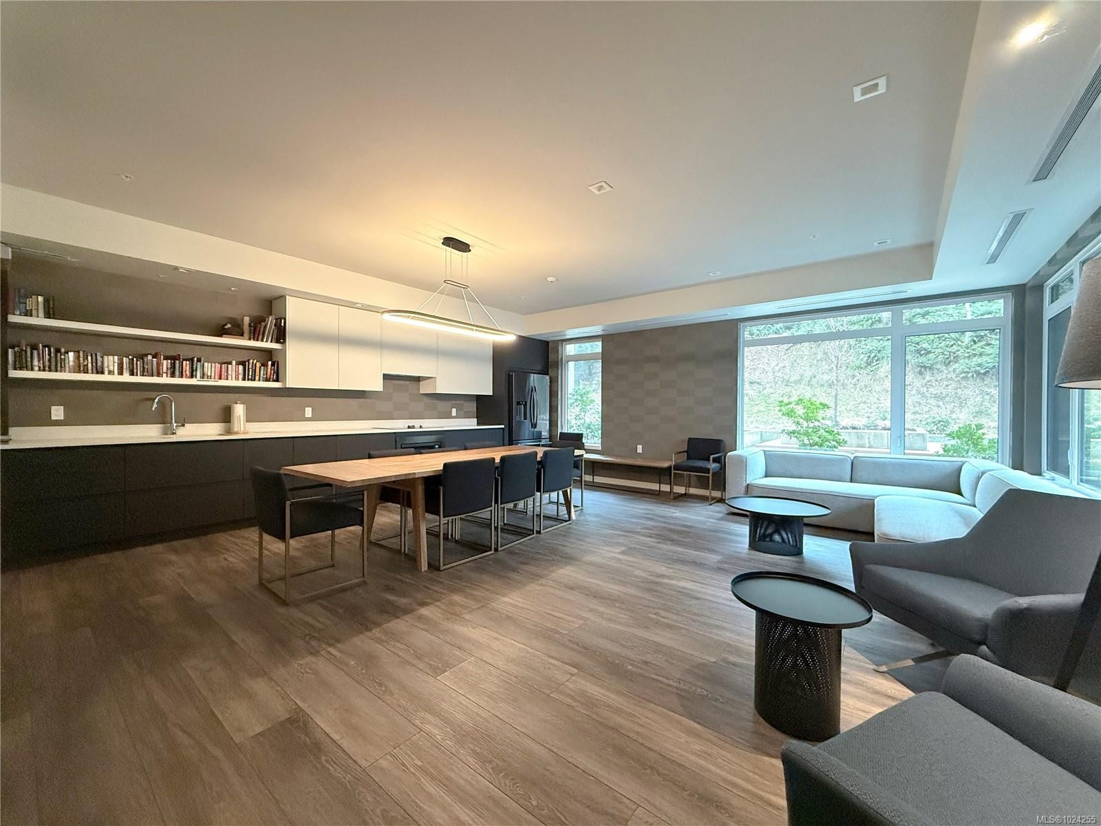 202-684 Island Hwy South, Campbell River, BC - Indoor