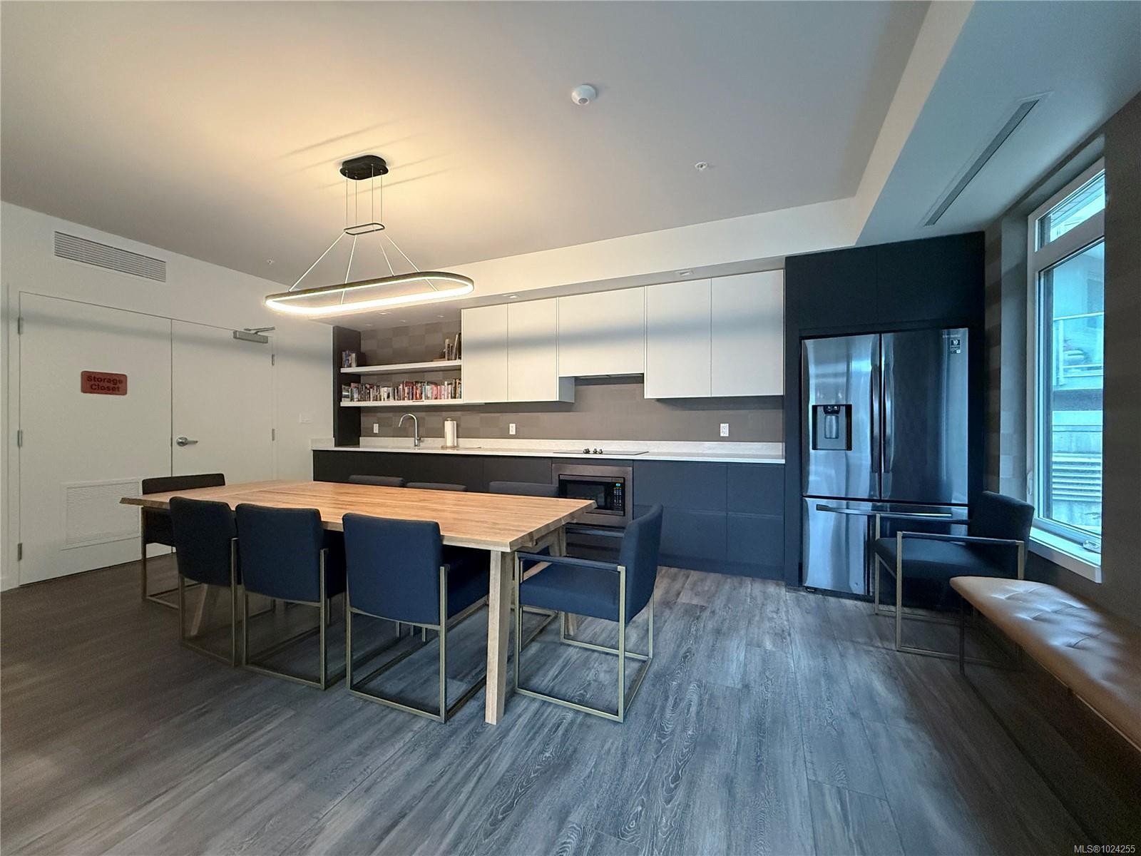 202-684 Island Hwy South, Campbell River, BC - Indoor