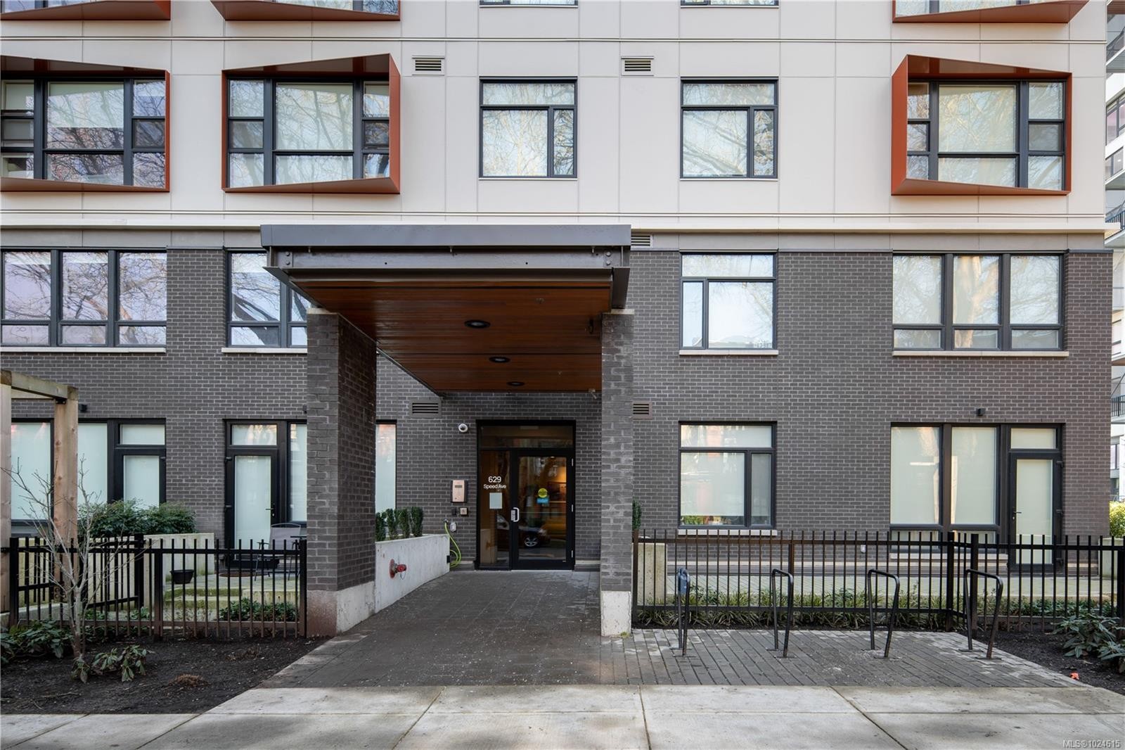 206-629 Speed Ave, Victoria, BC - Outdoor With Facade