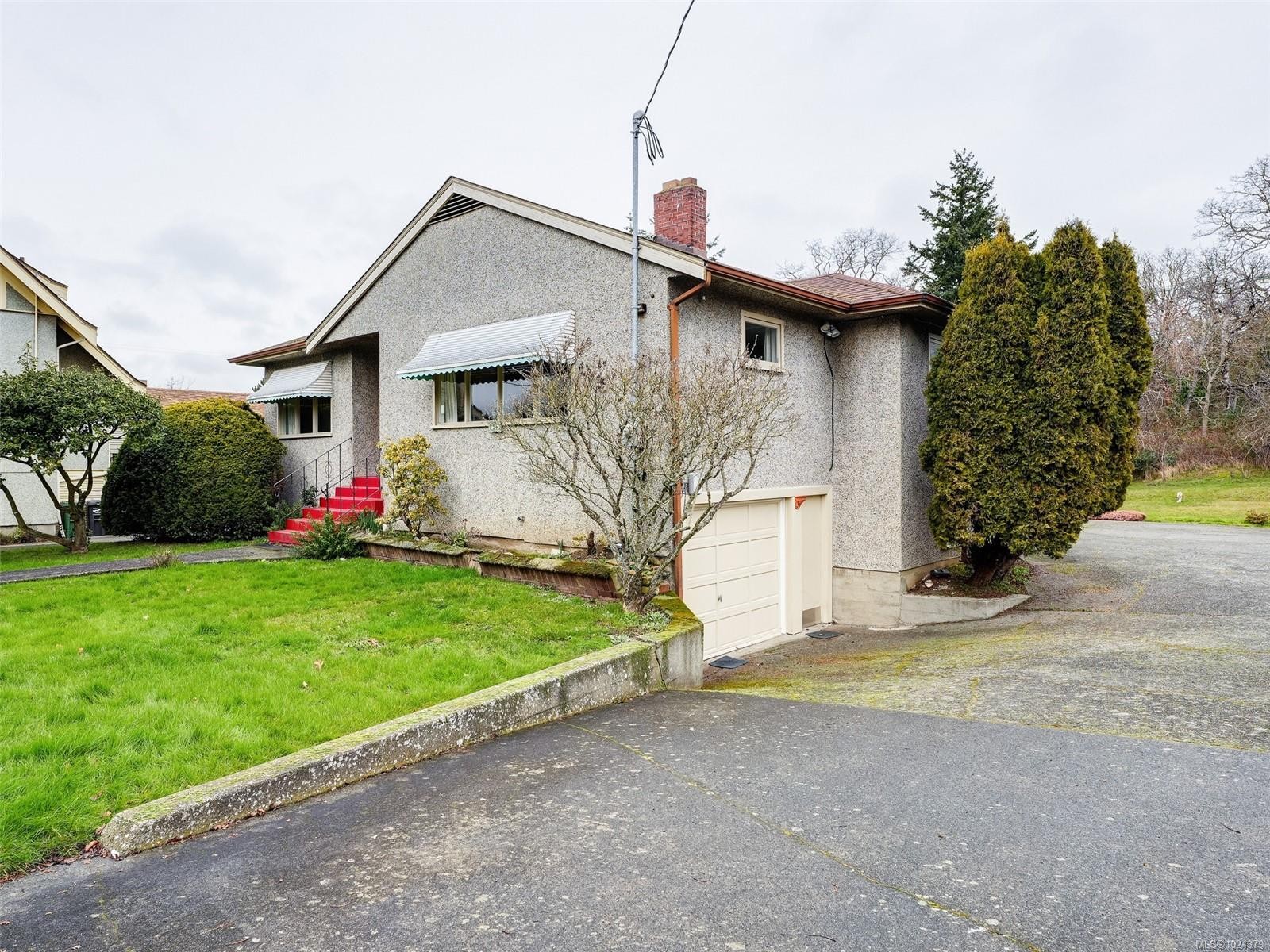 24 Gorge Rd East, Victoria, BC