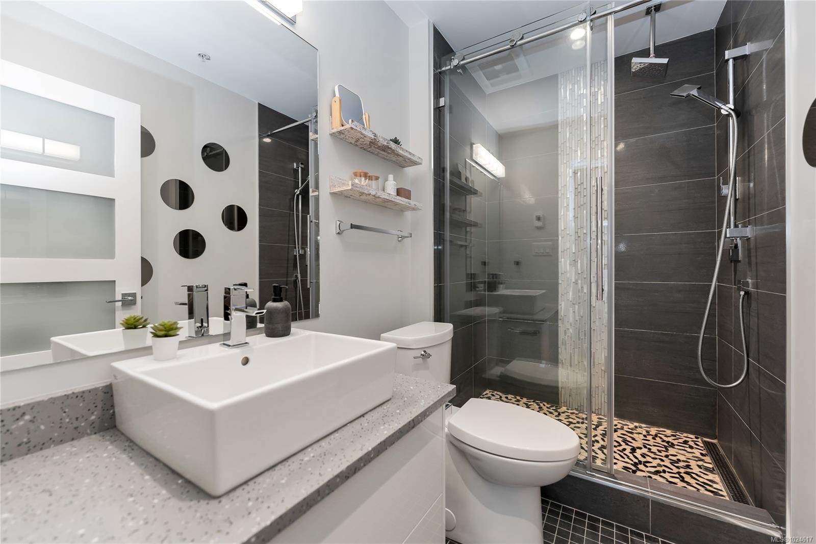 N312-1105 Pandora Ave, Victoria, BC - Indoor Photo Showing Bathroom