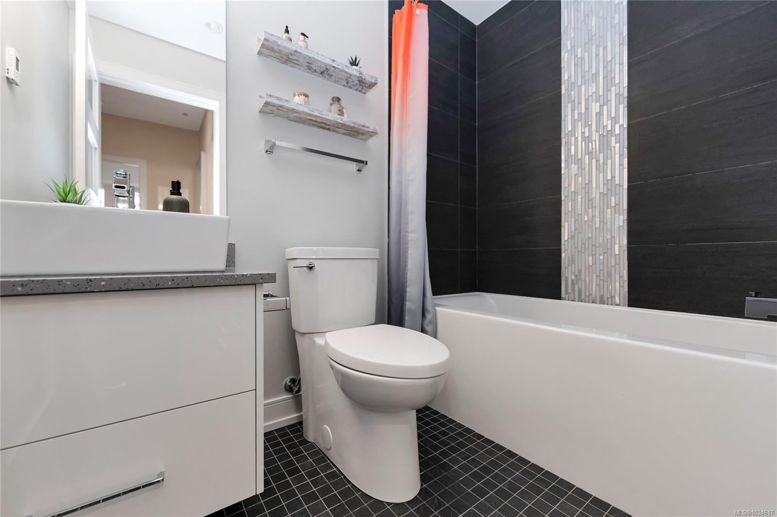 N312-1105 Pandora Ave, Victoria, BC - Indoor Photo Showing Bathroom