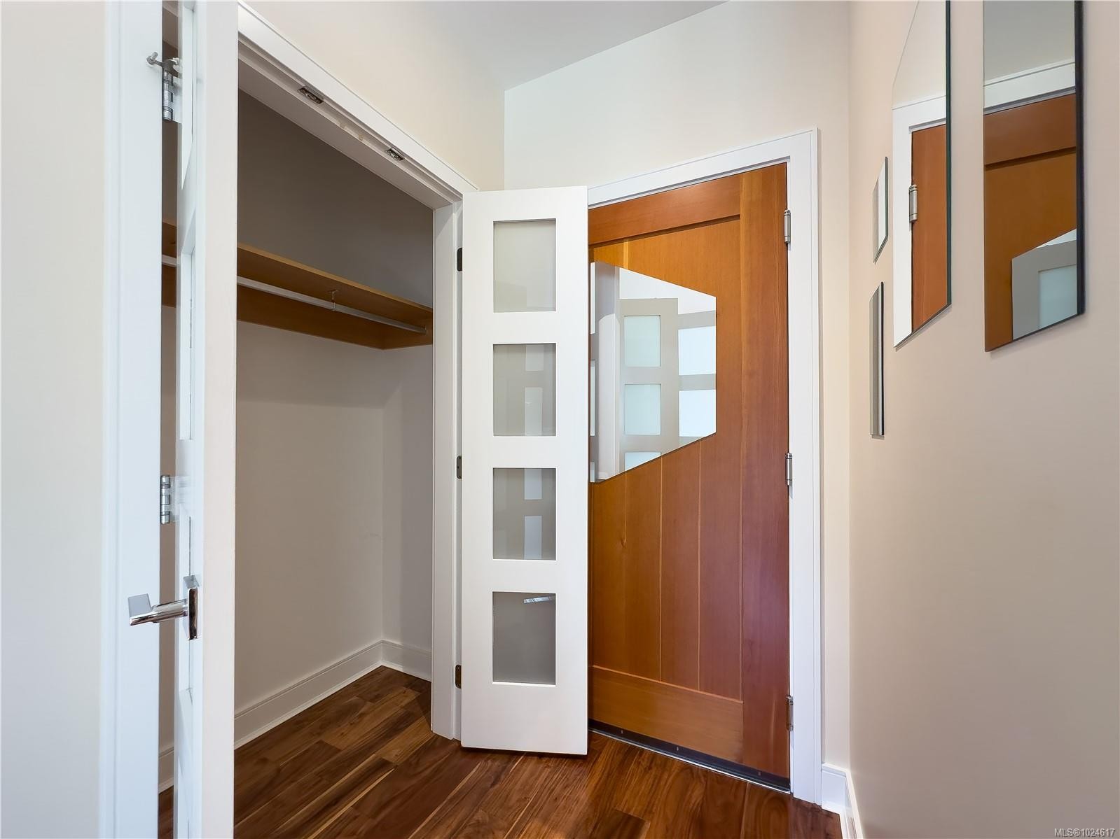 N312-1105 Pandora Ave, Victoria, BC - Indoor Photo Showing Other Room