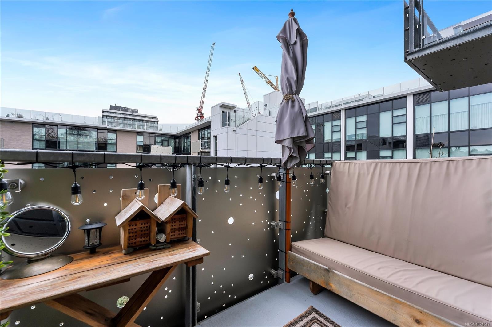 N312-1105 Pandora Ave, Victoria, BC - Outdoor