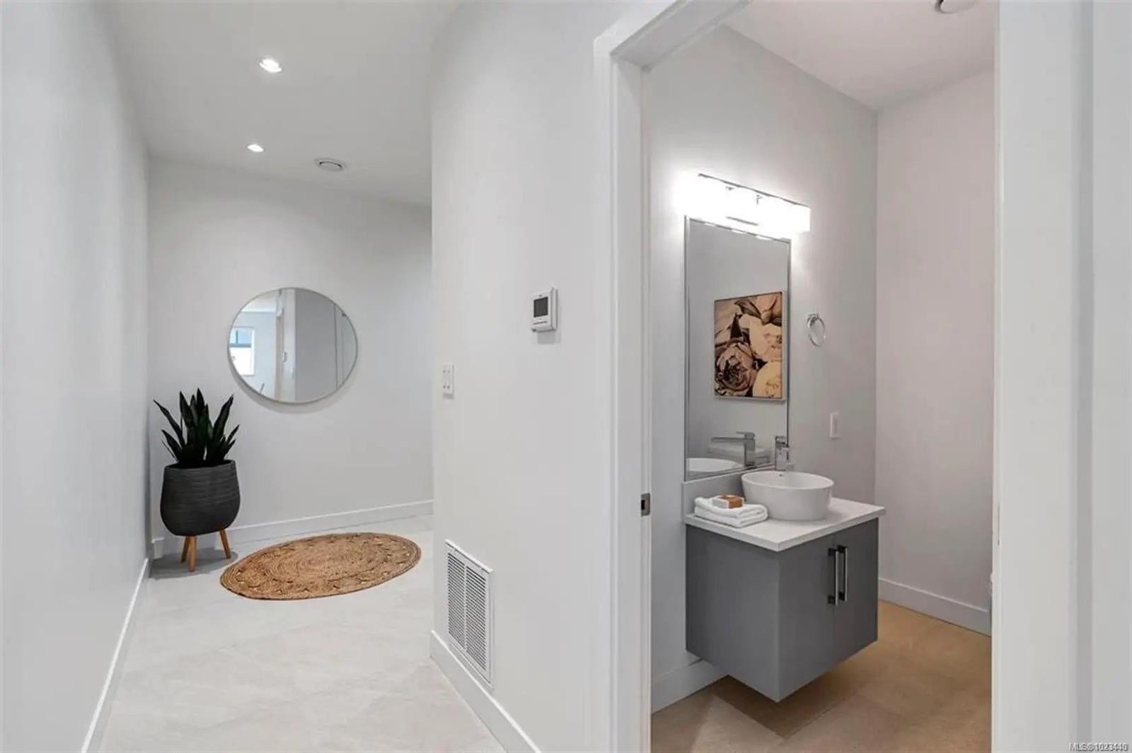 227 Heddle Ave, View Royal, BC