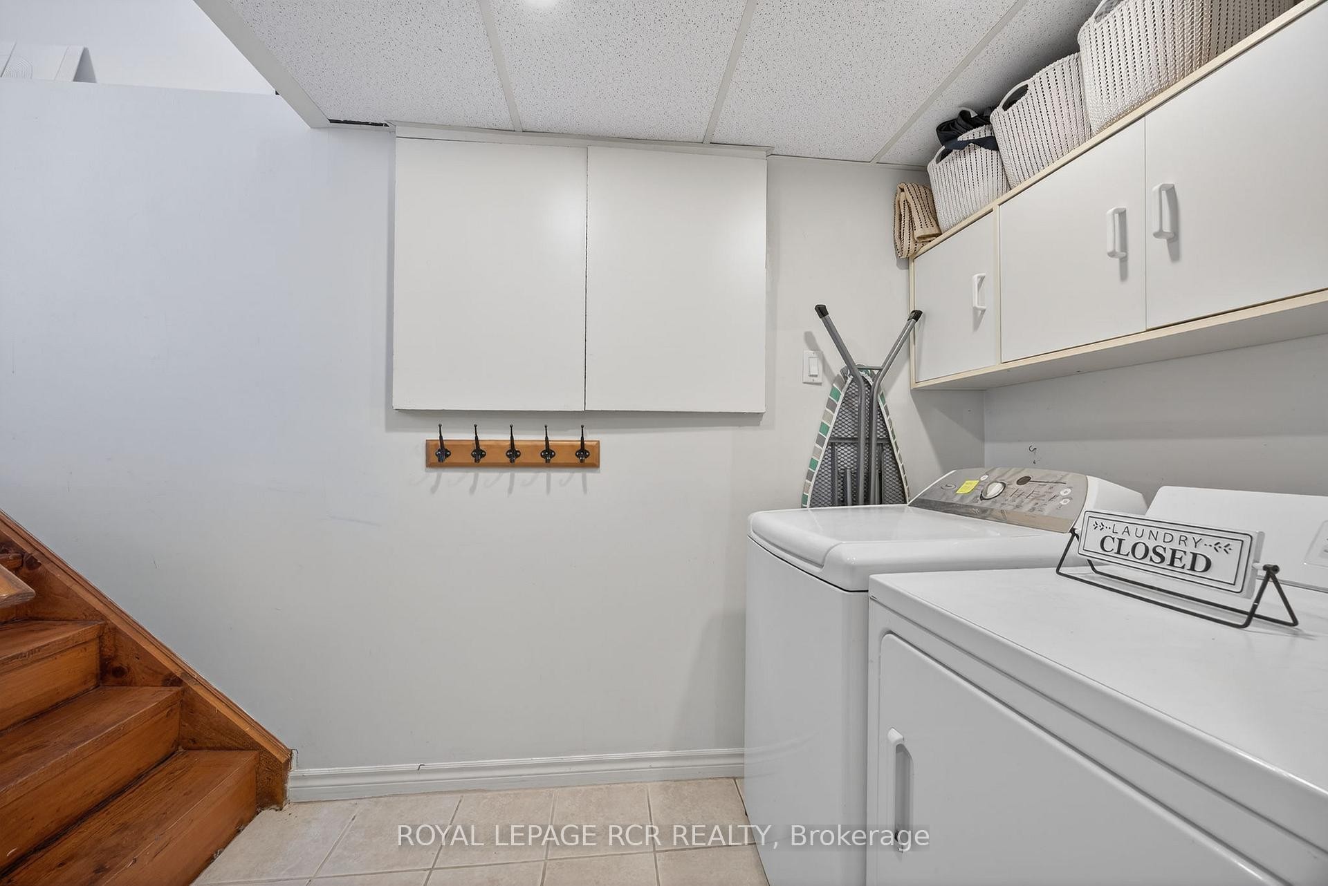 30 Longview Drive, Bradford West Gwillimbury, ON - Indoor Photo Showing Laundry Room