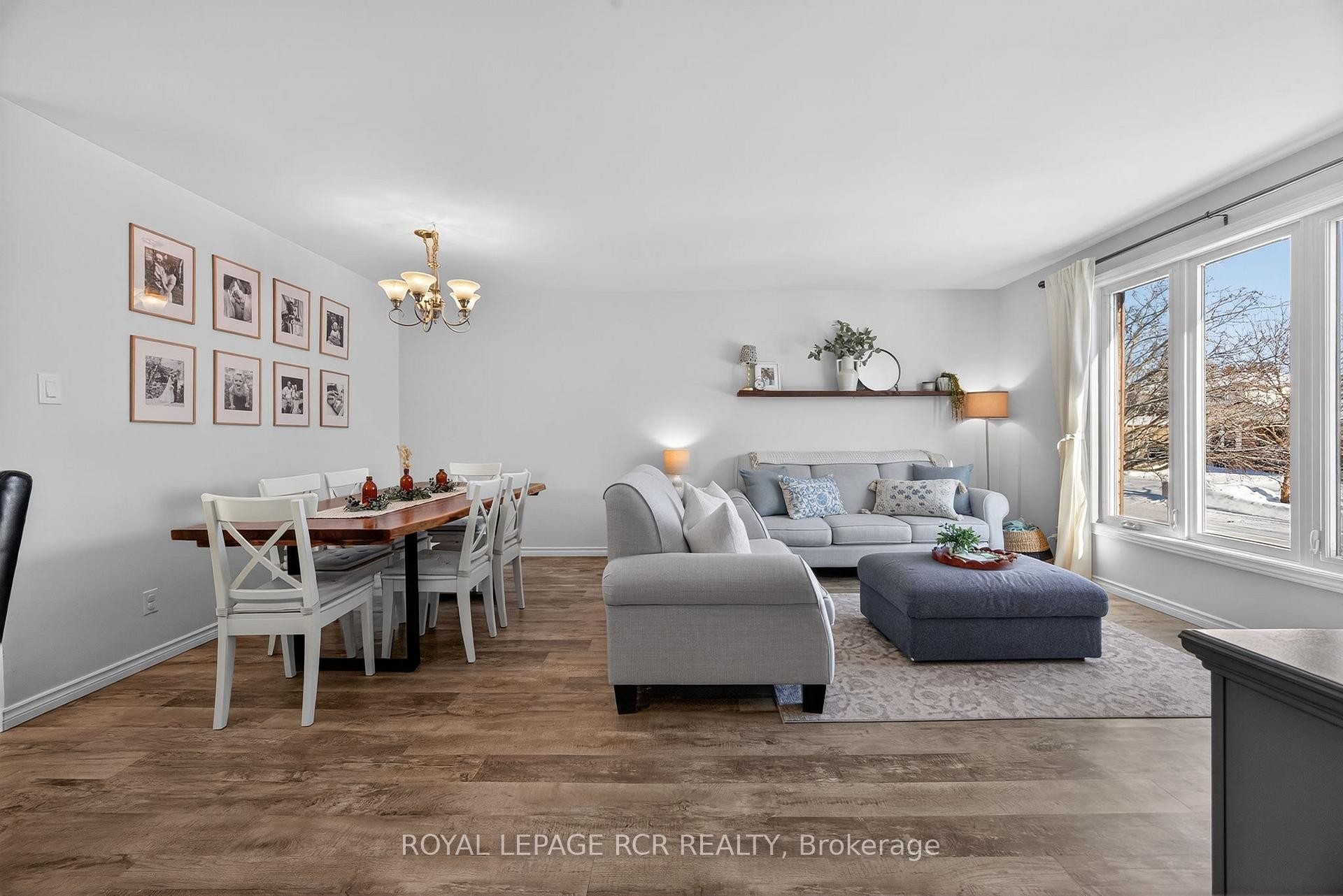 30 Longview Drive, Bradford West Gwillimbury, ON - Indoor Photo Showing Living Room