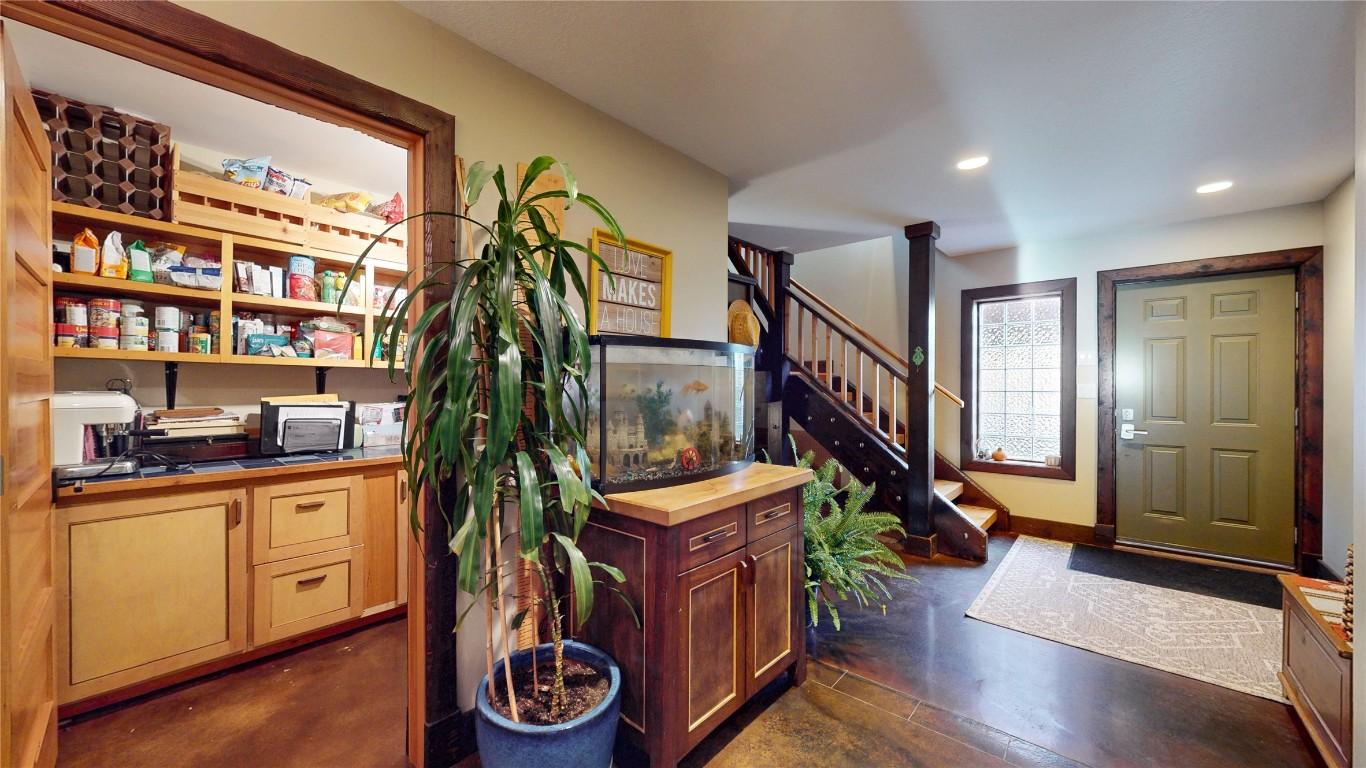 166 304Th Avenue, Kimberley, BC - Indoor