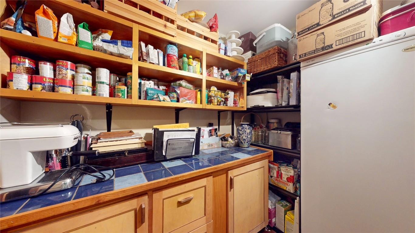 166 304Th Avenue, Kimberley, BC - Indoor