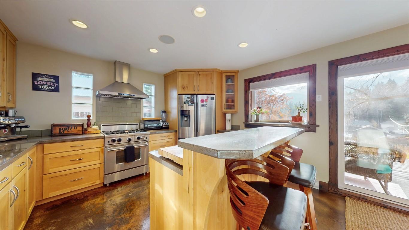 166 304Th Avenue, Kimberley, BC - Indoor Photo Showing Kitchen