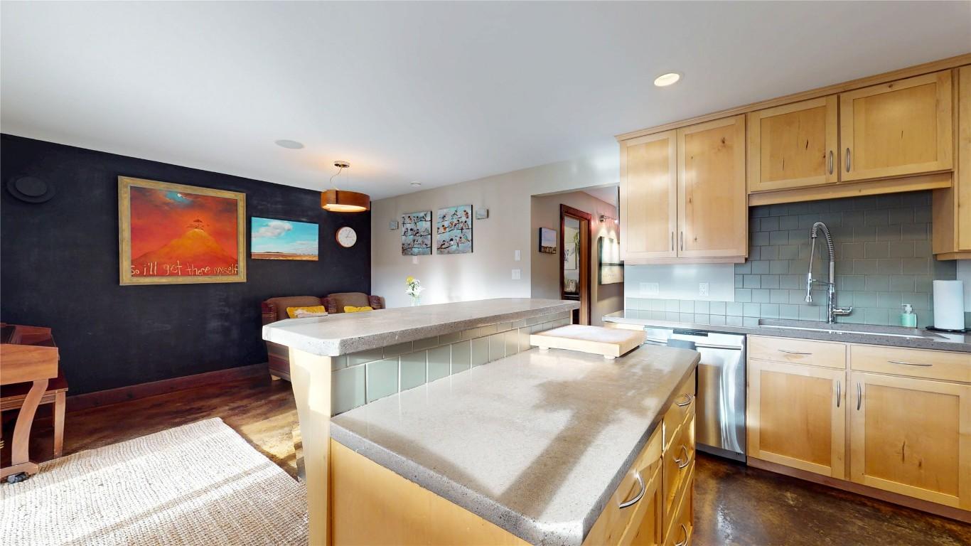 166 304Th Avenue, Kimberley, BC - Indoor Photo Showing Kitchen