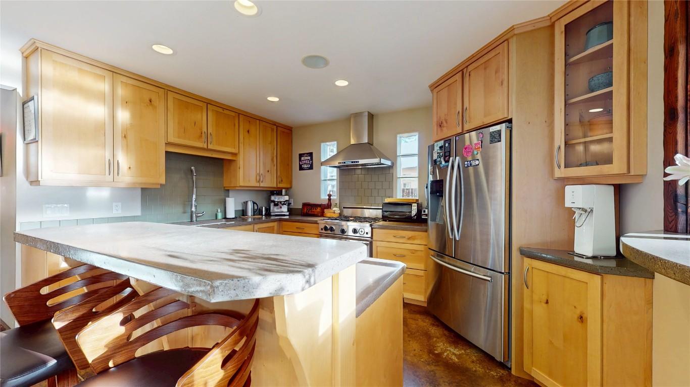 166 304Th Avenue, Kimberley, BC - Indoor Photo Showing Kitchen