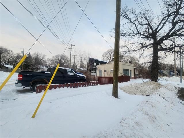 826 St Mary'S Rd, Winnipeg, MB