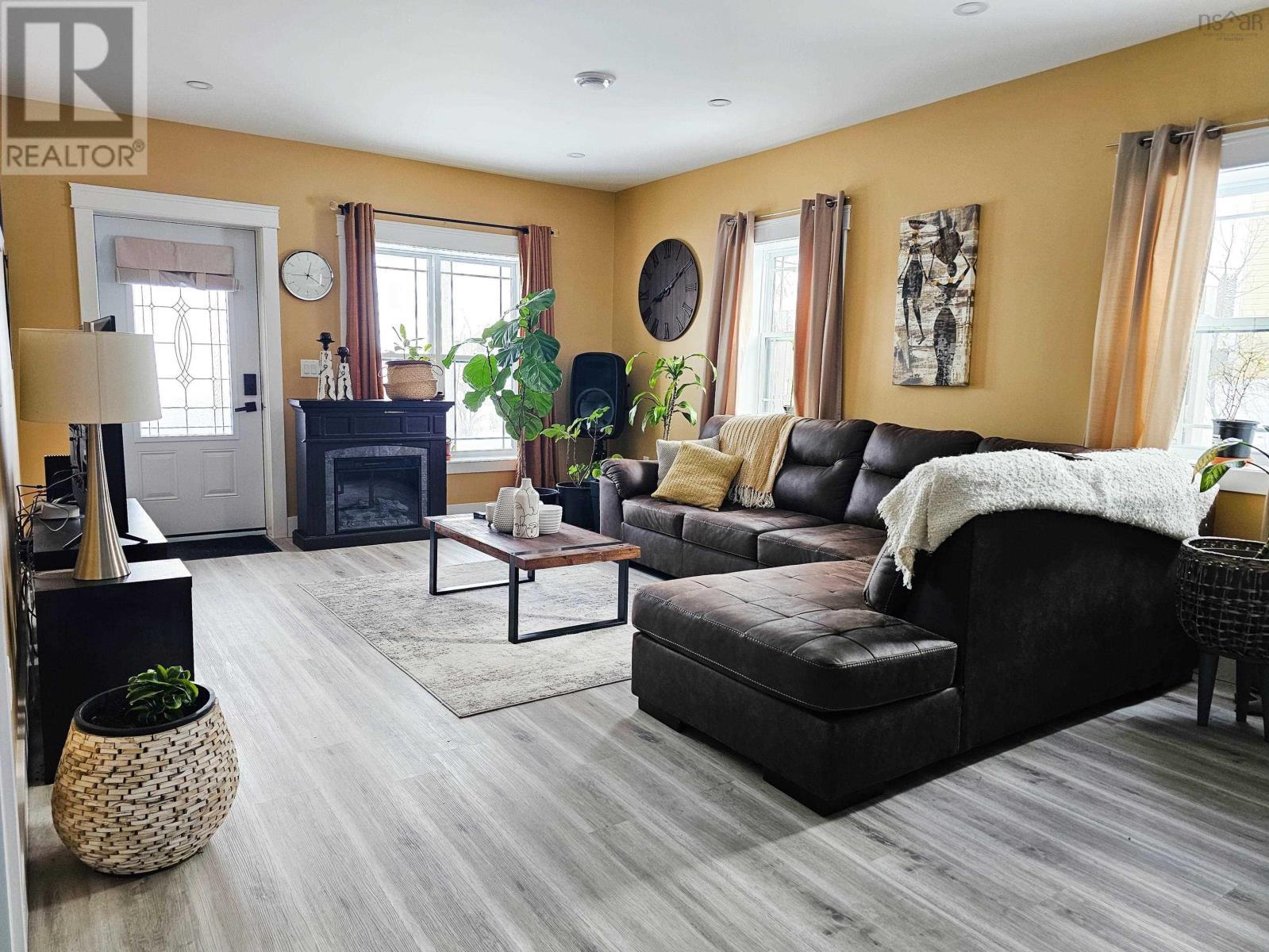 520 Truro Heights Road, Truro Heights, NS - Indoor Photo Showing Living Room With Fireplace