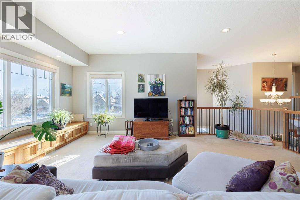 98 Tuscany Estates Crescent Nw, Calgary, AB - Indoor Photo Showing Living Room