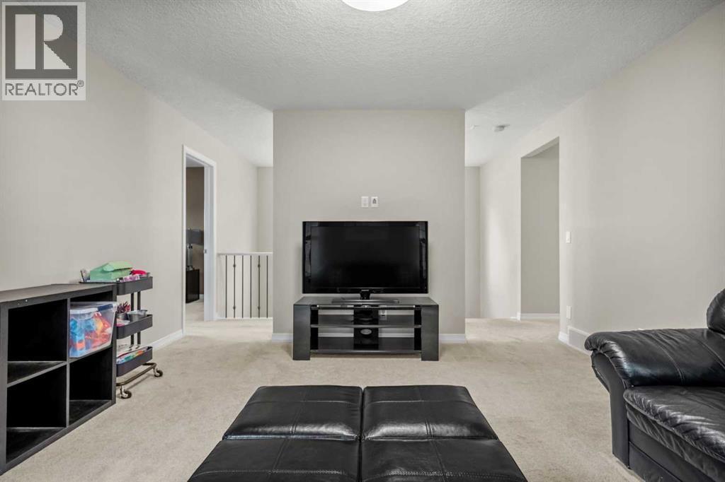 206 Mahogany Passage Se, Calgary, AB - Indoor Photo Showing Living Room