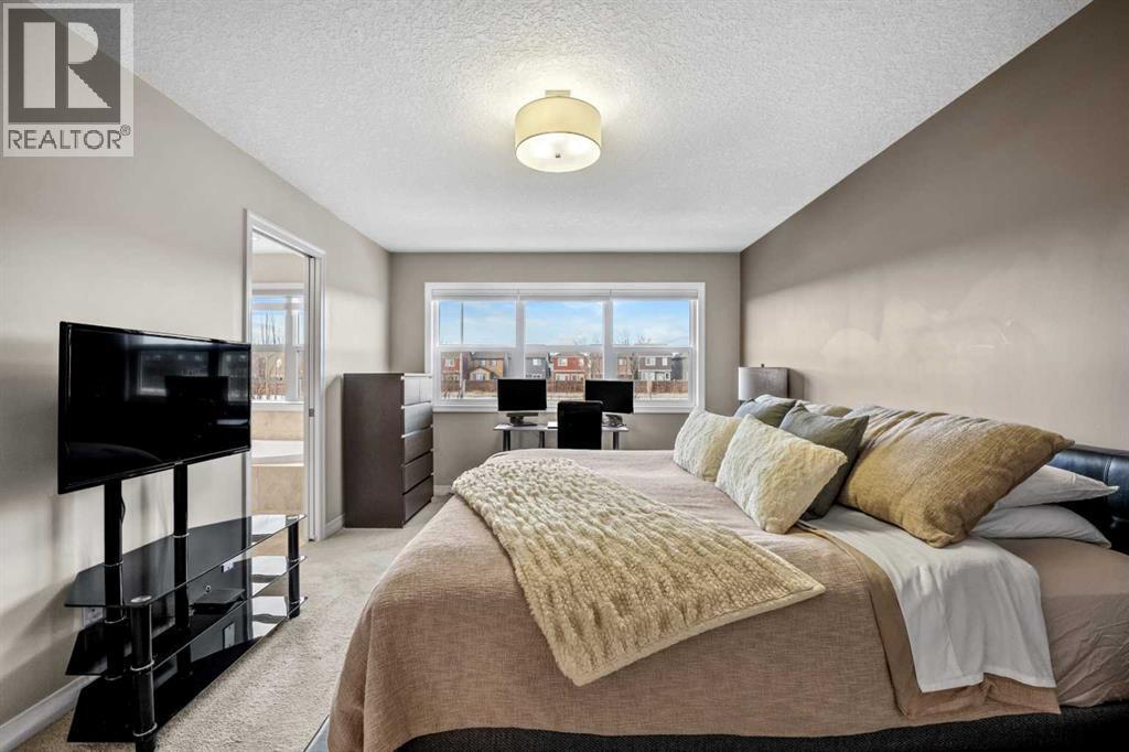 206 Mahogany Passage Se, Calgary, AB - Indoor Photo Showing Bedroom