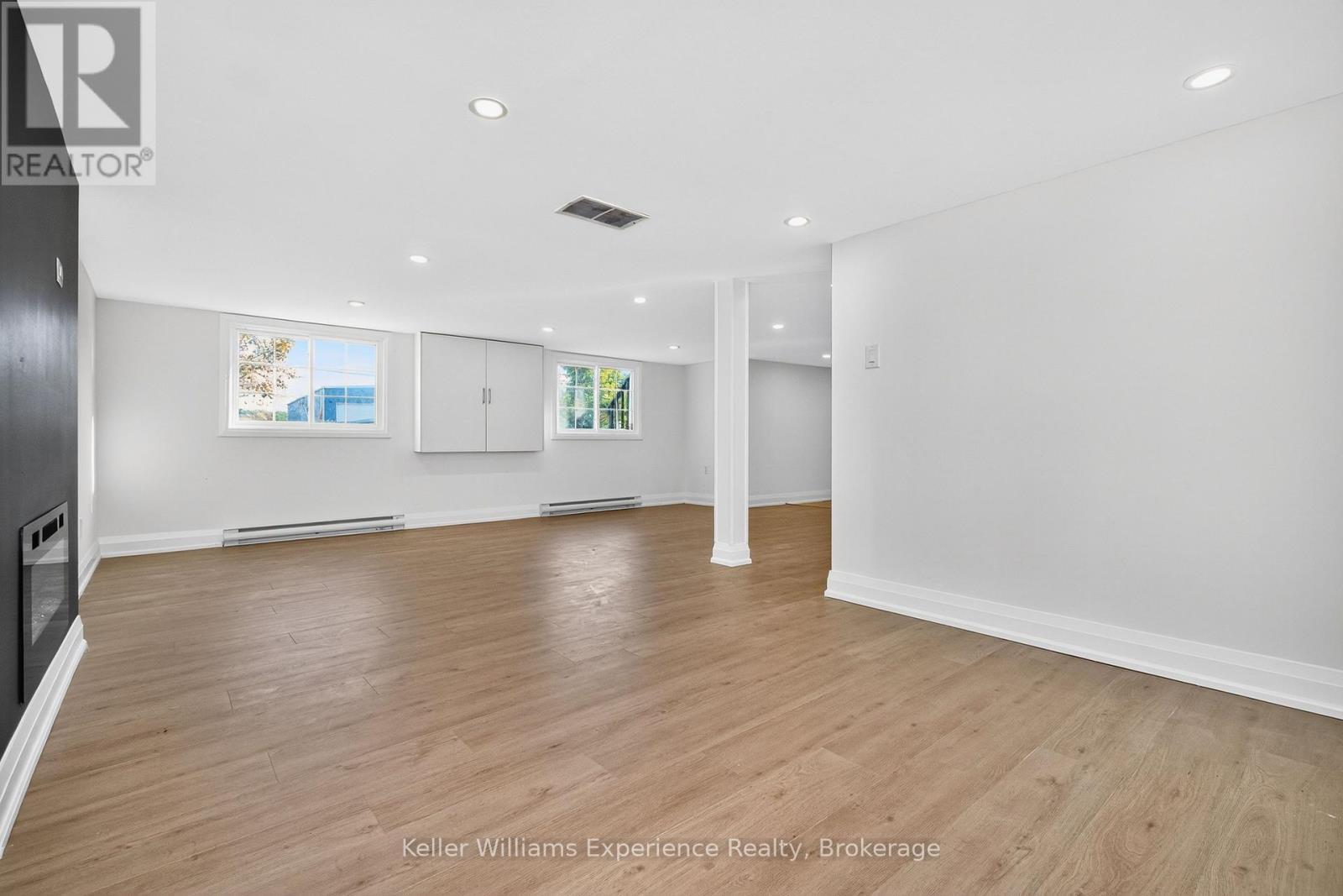 556 Champlain Road, Tiny, ON - Indoor Photo Showing Other Room