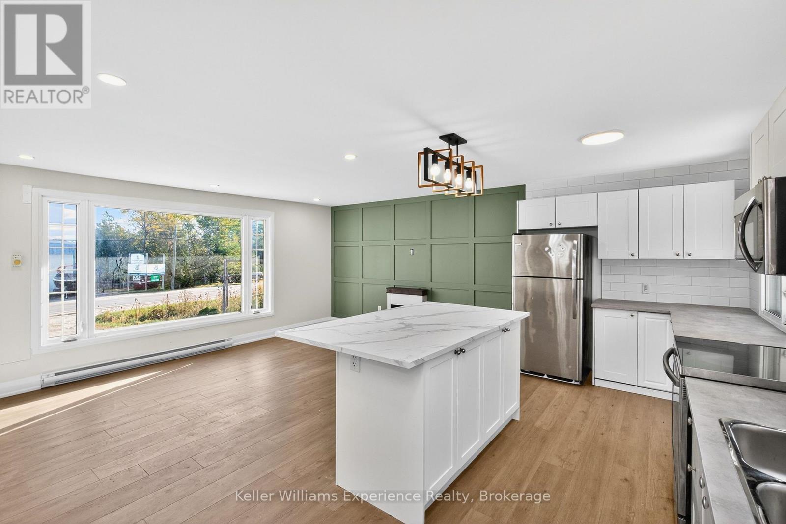 556 Champlain Road, Tiny, ON - Indoor Photo Showing Kitchen