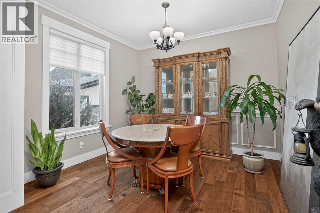 72 Rockcliff Grove Nw, Calgary, AB - Indoor Photo Showing Dining Room