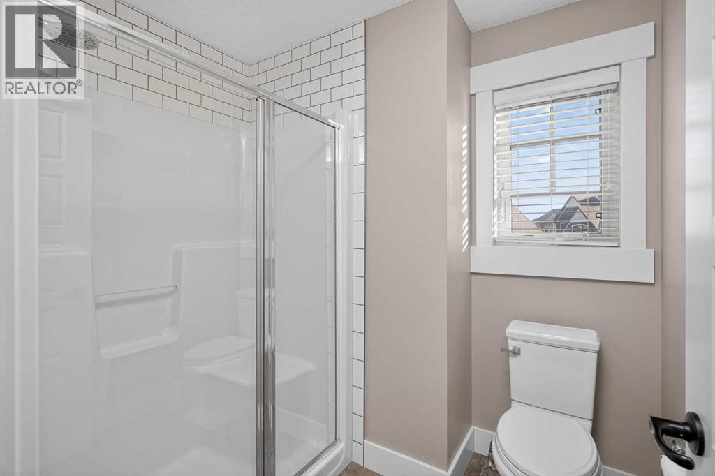 72 Rockcliff Grove Nw, Calgary, AB - Indoor Photo Showing Bathroom