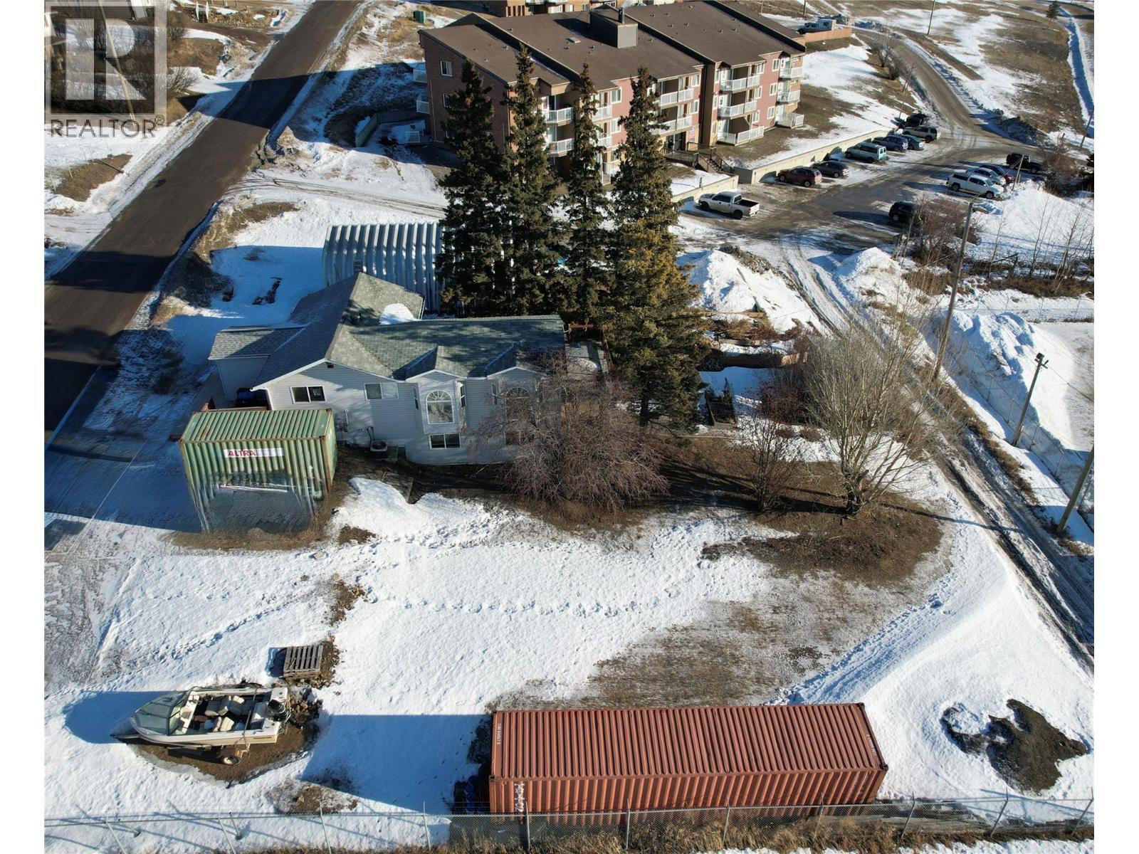 705 100A Avenue, Dawson Creek, BC - Outdoor