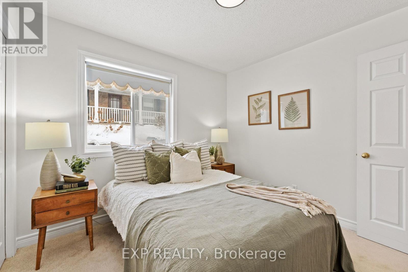 1036 Stone Cottage Crescent, Oshawa (Pinecrest), ON - Indoor Photo Showing Bedroom