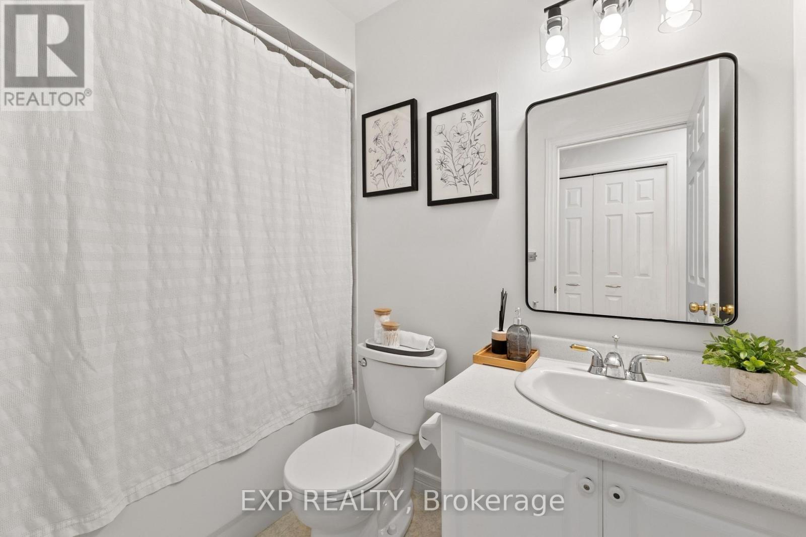 1036 Stone Cottage Crescent, Oshawa (Pinecrest), ON - Indoor Photo Showing Other Room