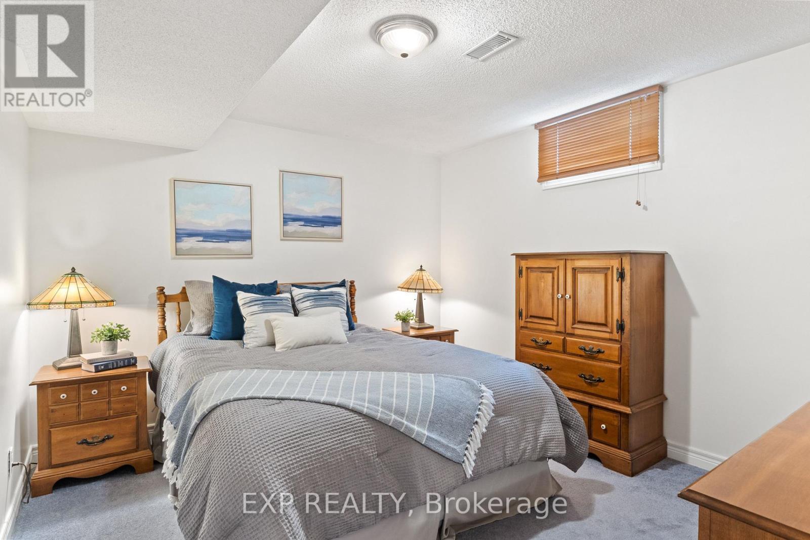 1036 Stone Cottage Crescent, Oshawa (Pinecrest), ON - Indoor Photo Showing Bedroom