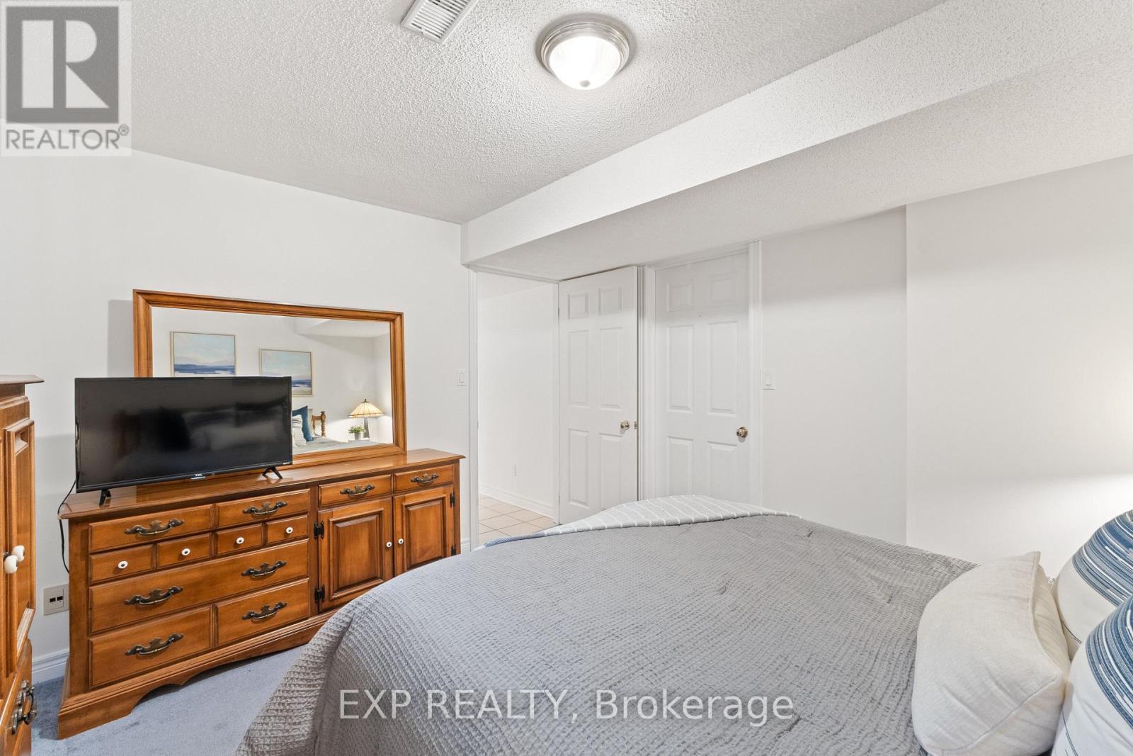 1036 Stone Cottage Crescent, Oshawa (Pinecrest), ON - Indoor Photo Showing Bedroom