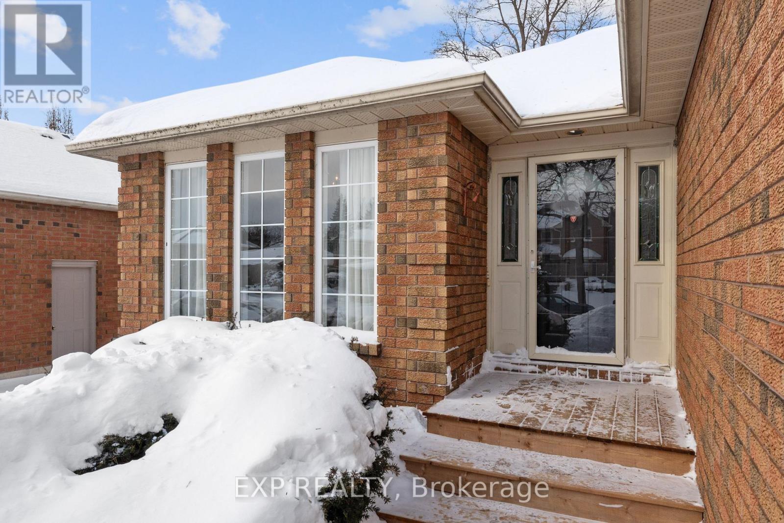 1036 Stone Cottage Crescent, Oshawa (Pinecrest), ON - Outdoor