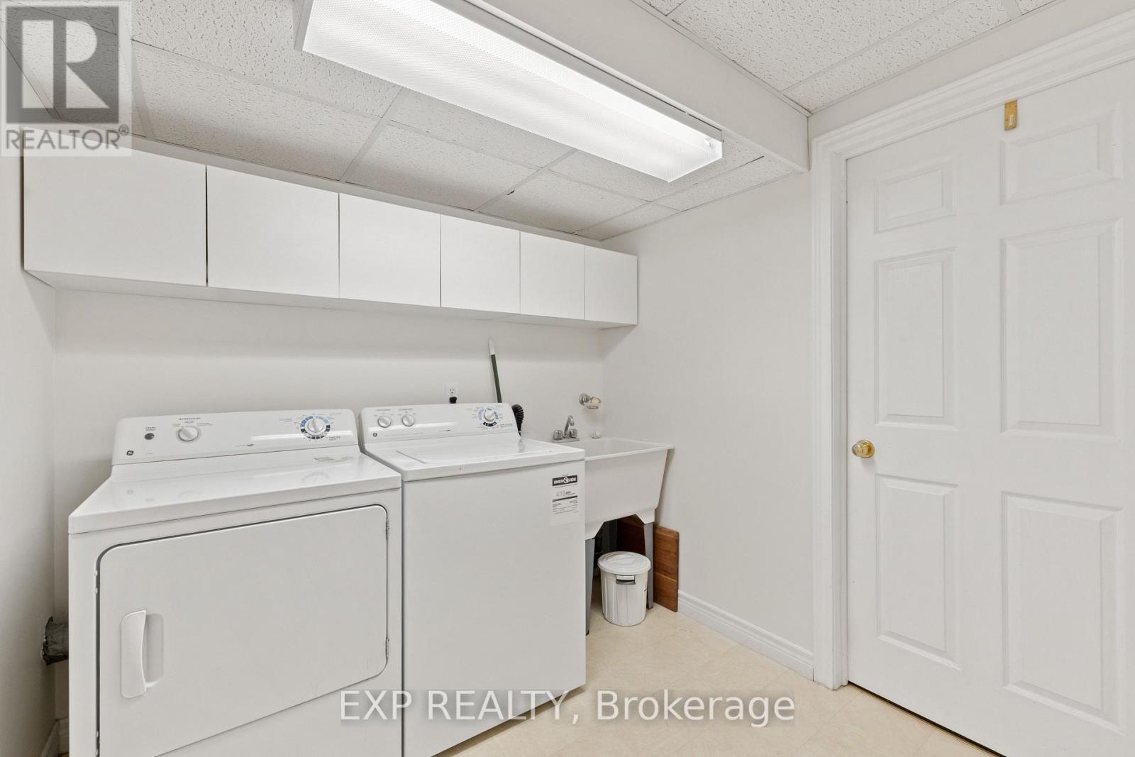1036 Stone Cottage Crescent, Oshawa (Pinecrest), ON - Indoor Photo Showing Laundry Room