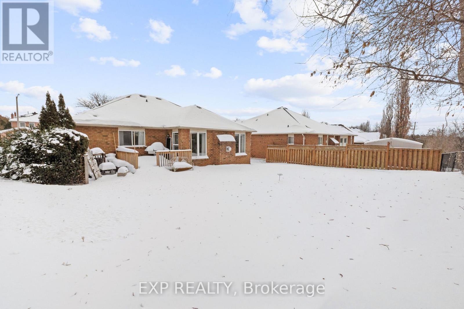 1036 Stone Cottage Crescent, Oshawa (Pinecrest), ON - Outdoor