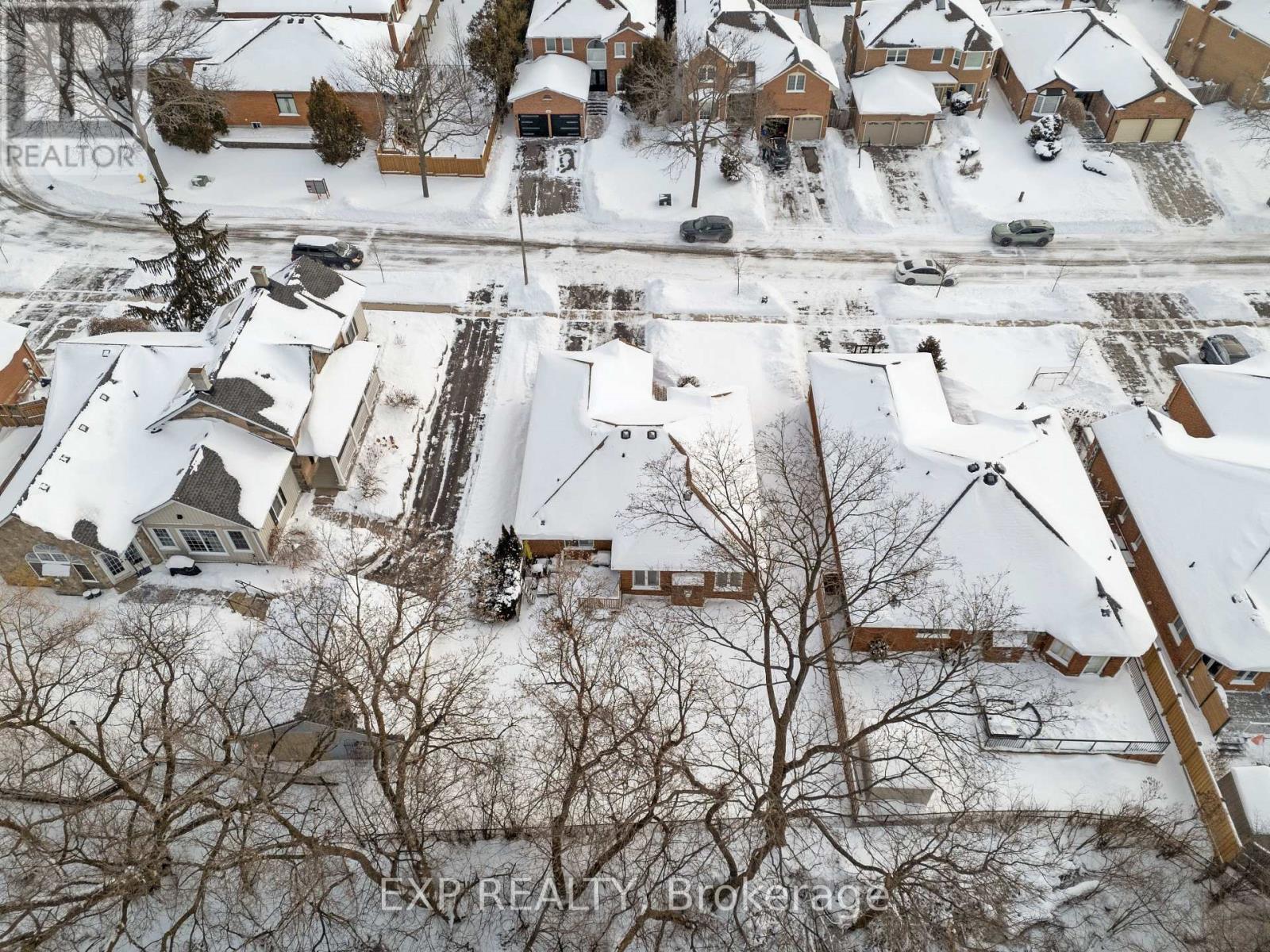 1036 Stone Cottage Crescent, Oshawa (Pinecrest), ON - Outdoor With View