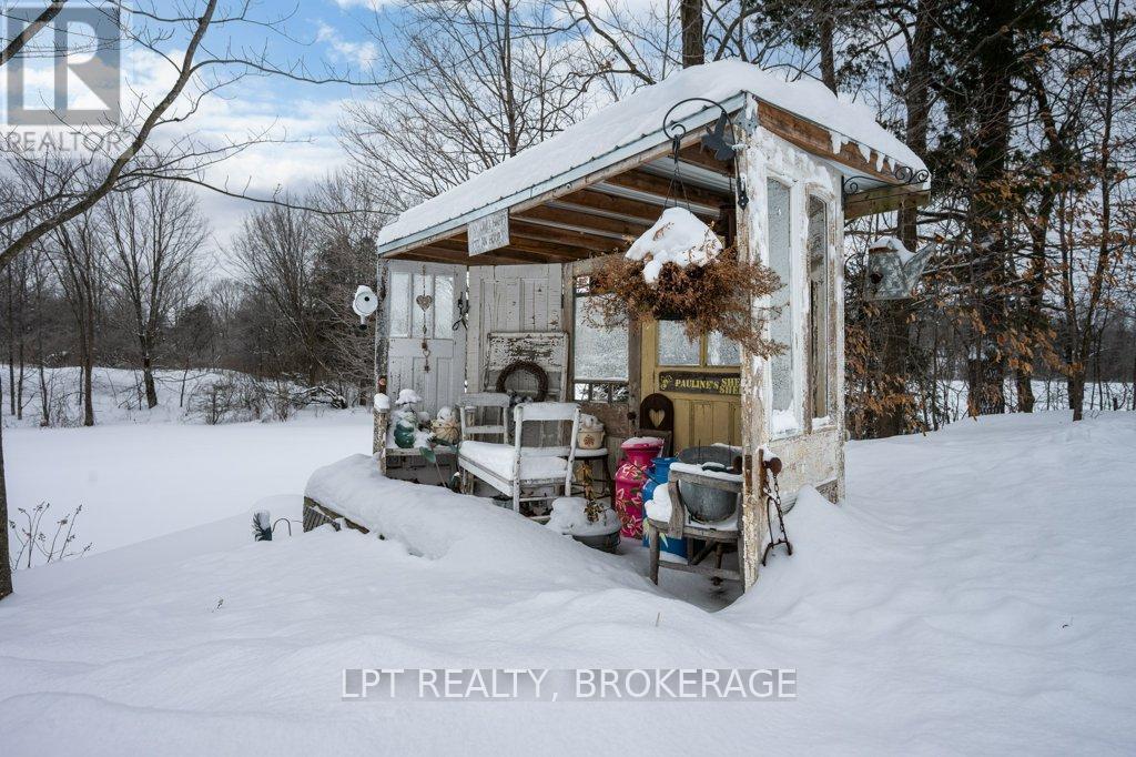 1023 Moon Road, Frontenac (Frontenac Centre), ON