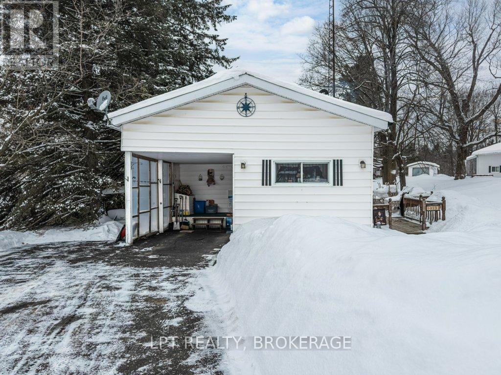 1023 Moon Road, Frontenac (Frontenac Centre), ON