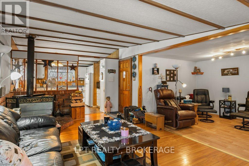 1023 Moon Road, Frontenac (Frontenac Centre), ON