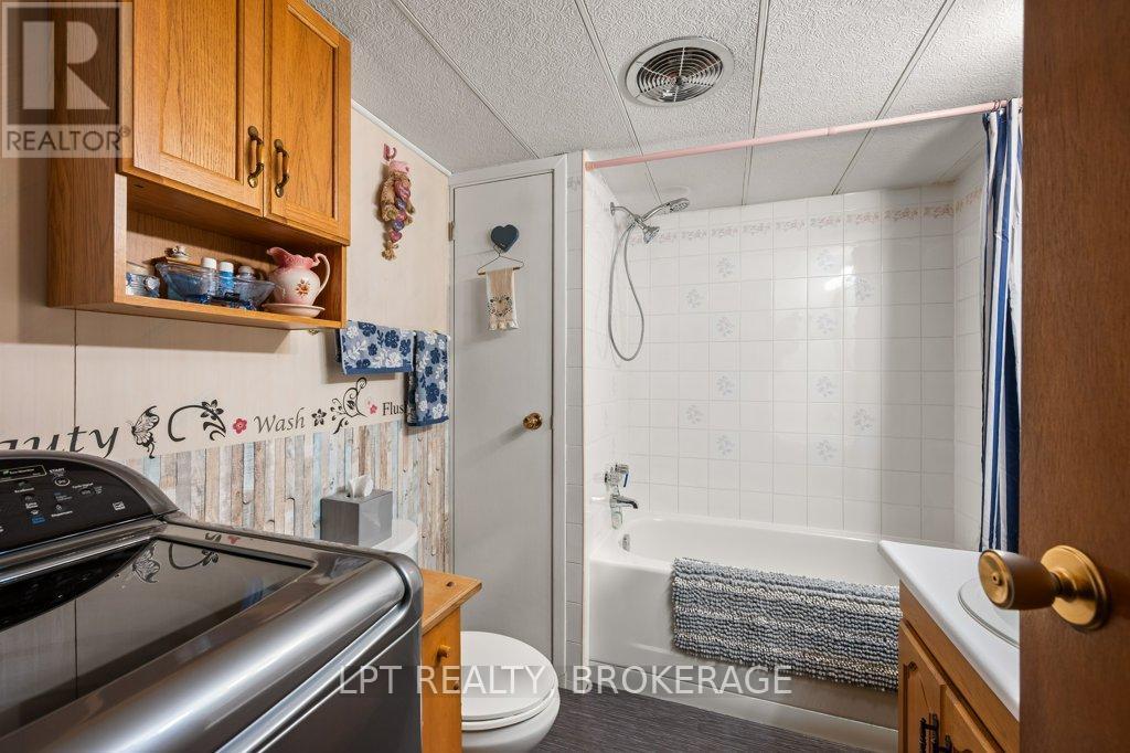 1023 Moon Road, Frontenac (Frontenac Centre), ON