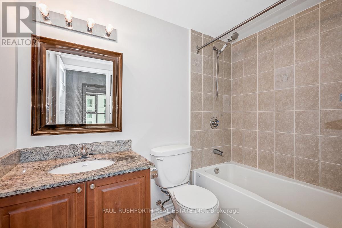 4 Piece Bathroom - 2001 - 445 Laurier Avenue W, Ottawa, ON - Indoor Photo Showing Bathroom