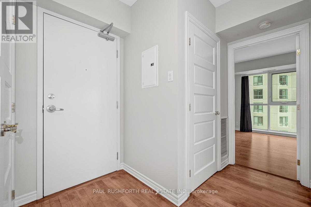 Entry - 2001 - 445 Laurier Avenue W, Ottawa, ON - Indoor Photo Showing Other Room