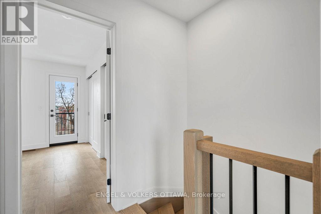 73 Parent Avenue, Ottawa, ON - Indoor Photo Showing Other Room