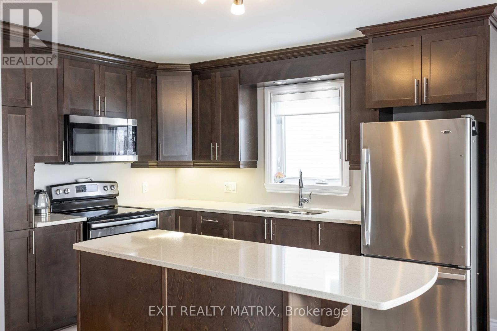 1117 Clement Court, Cornwall, ON - Indoor Photo Showing Kitchen With Stainless Steel Kitchen