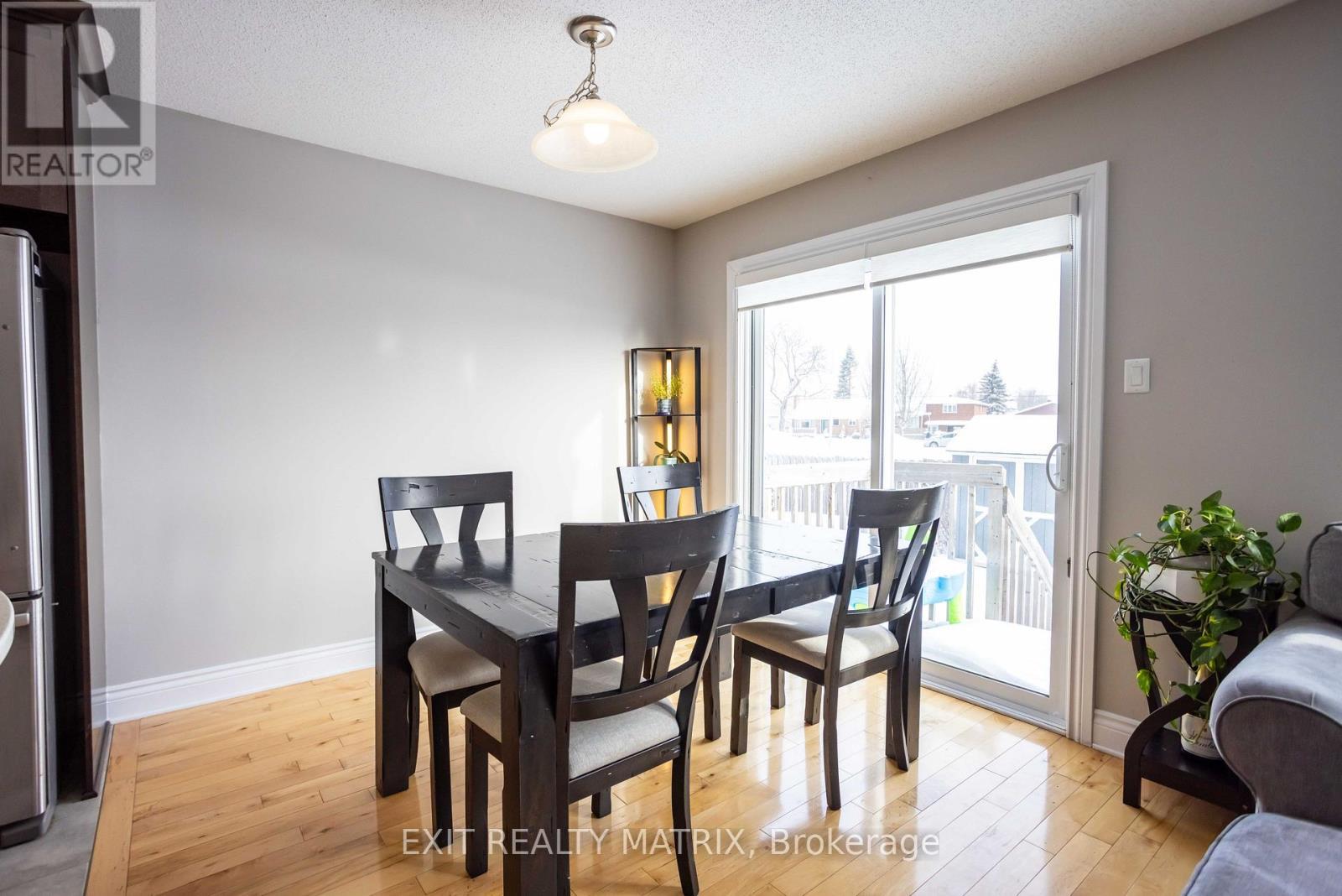 1117 Clement Court, Cornwall, ON - Indoor Photo Showing Dining Room