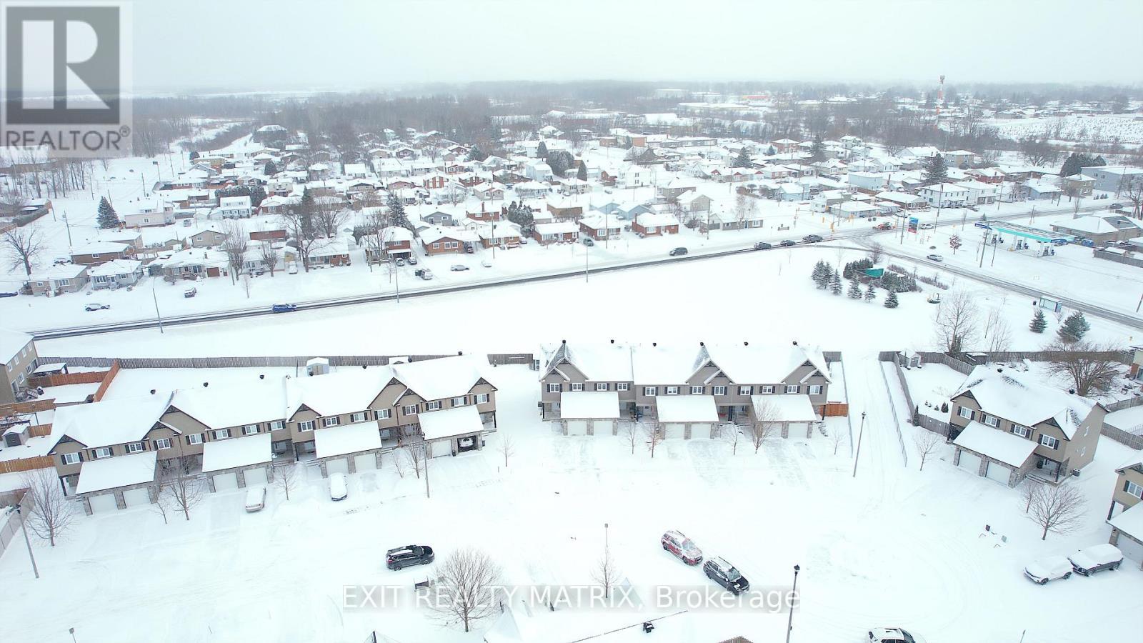 1117 Clement Court, Cornwall, ON - With View