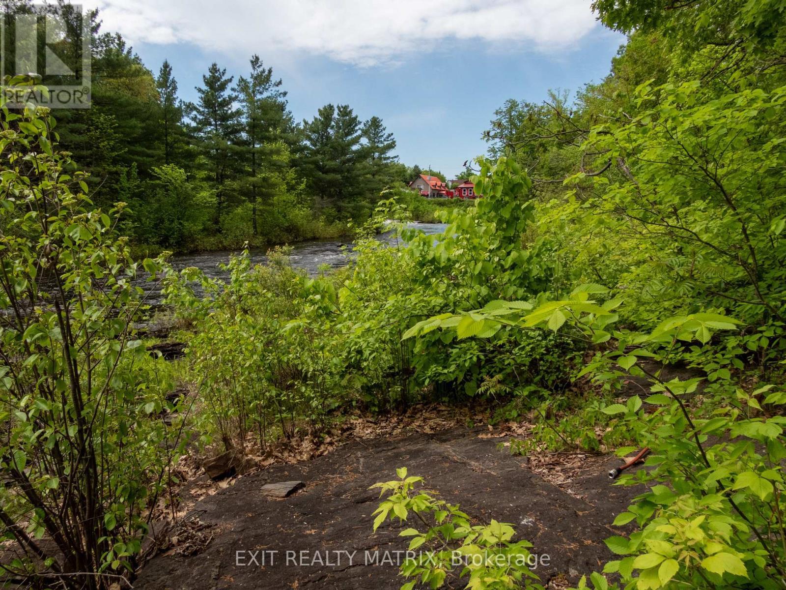 12654 Lanark Road, Greater Madawaska, ON
