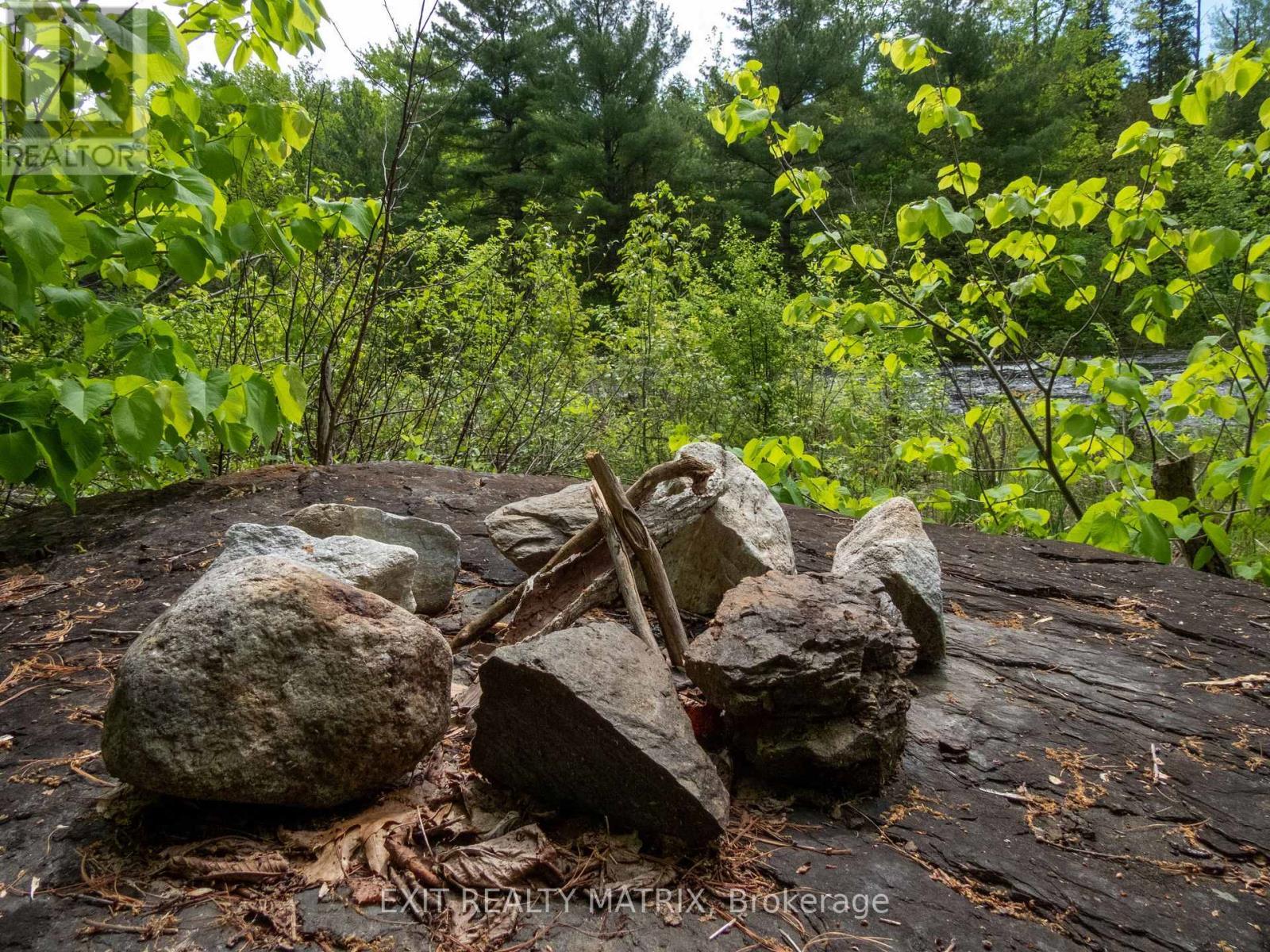 12654 Lanark Road, Greater Madawaska, ON