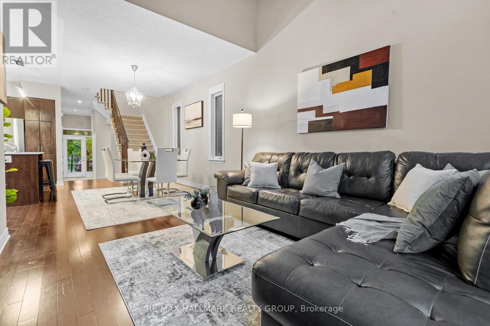 938 Fletcher Circle, Ottawa, ON - Indoor Photo Showing Living Room