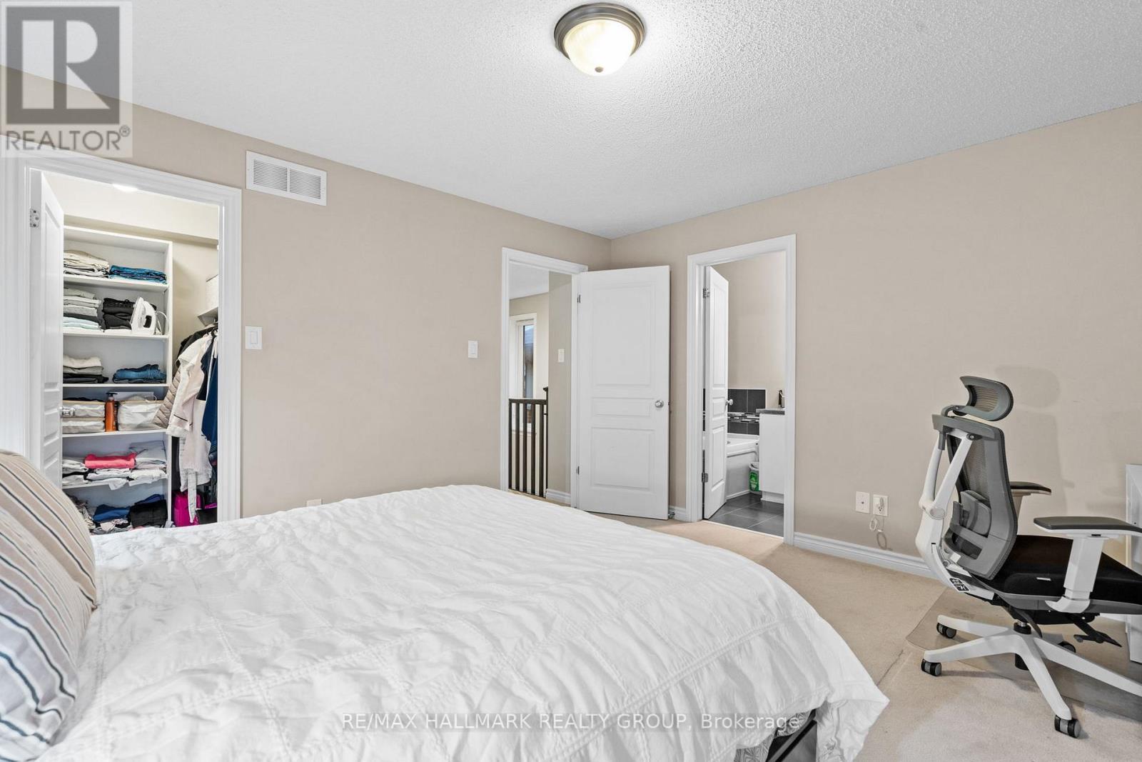 938 Fletcher Circle, Ottawa, ON - Indoor Photo Showing Bedroom