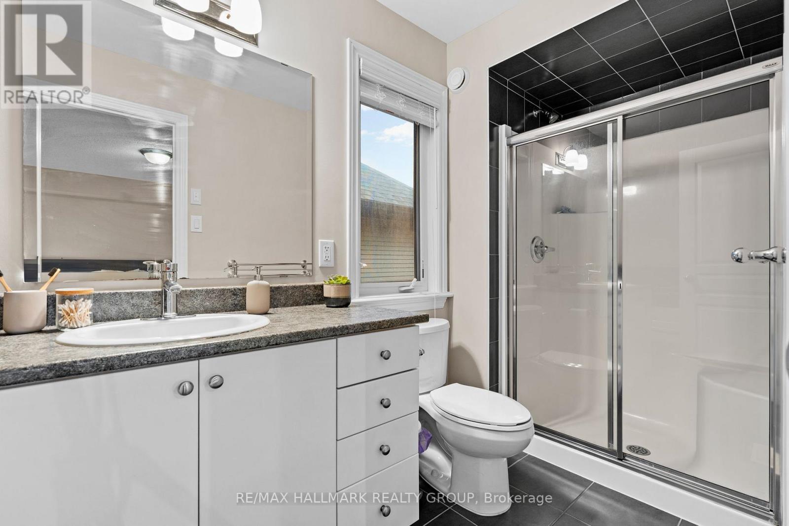938 Fletcher Circle, Ottawa, ON - Indoor Photo Showing Bathroom