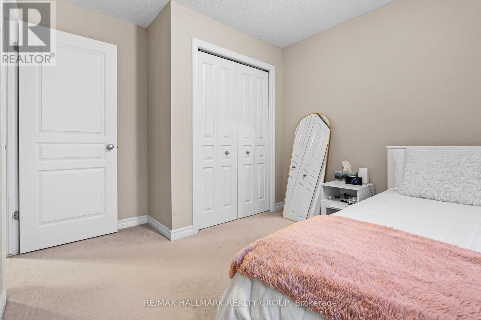 938 Fletcher Circle, Ottawa, ON - Indoor Photo Showing Bedroom